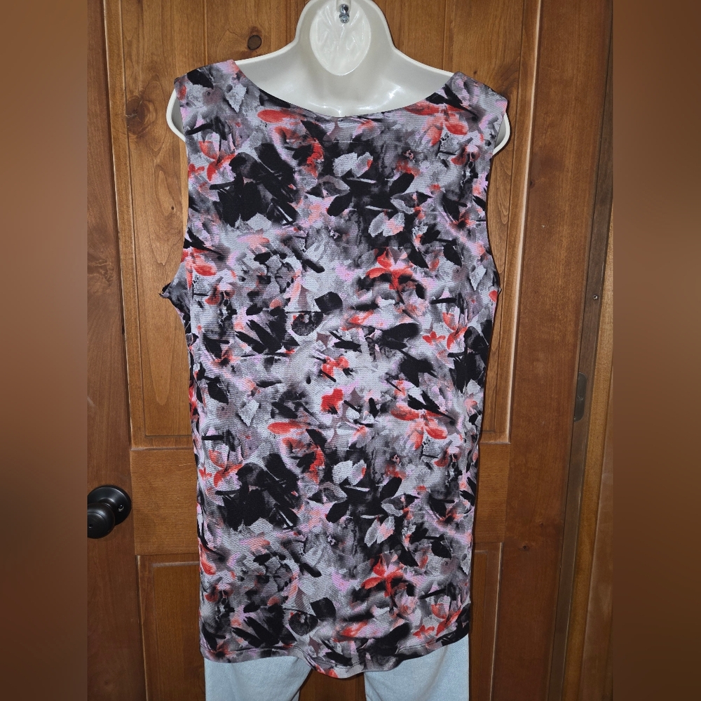 Relativity Abstract Ruffle Blouse - Black,‎ Pink, Gray - Picture 4 of 8
